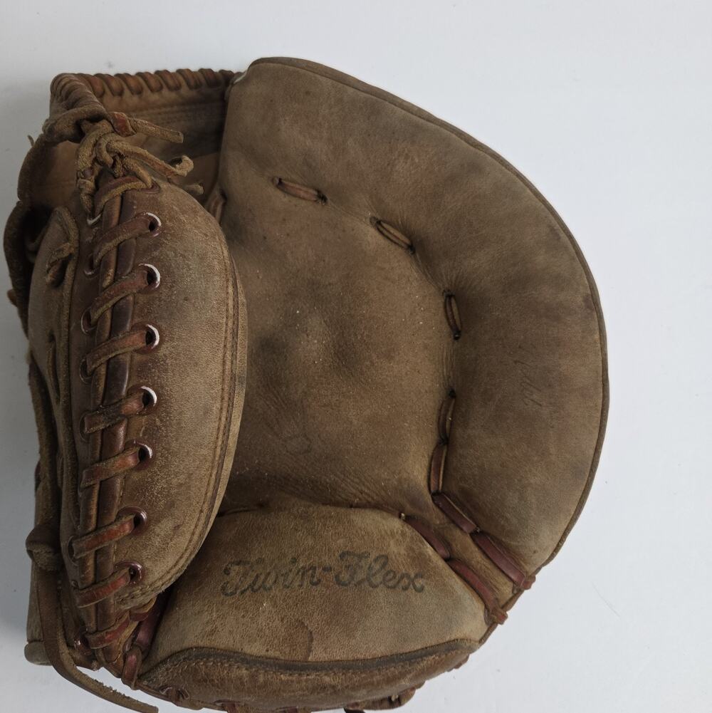 Spalding Catchers Mitt 42-7253 - Right Hand - Used